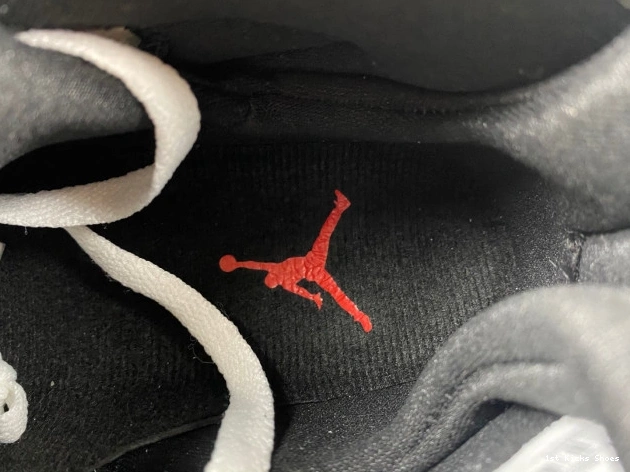 1st Kicks 305381-103 Bunny 8 (2013) Retro Bugs Air Jordan 0716